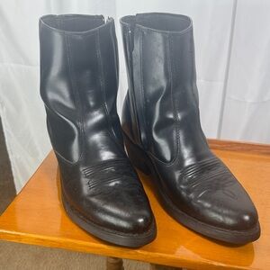 Sleek Black Western Men's Boots